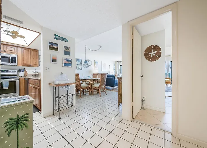 Surfside 402 Apartment