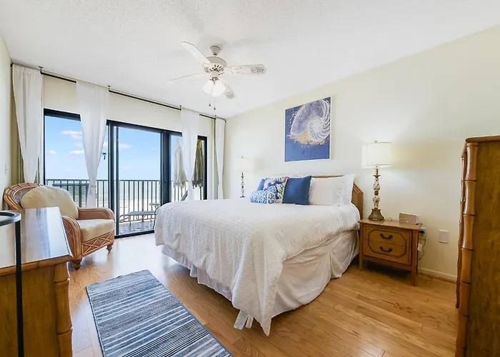 Apartment Surfside 402 *
