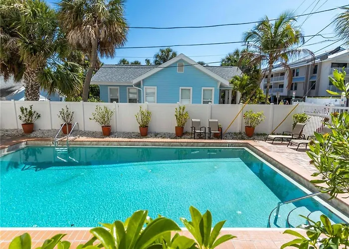 Surfside 402 Apartment *